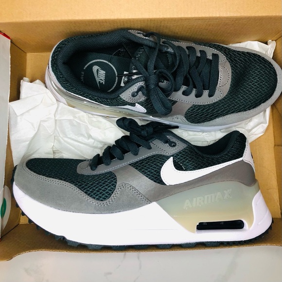 Men’s Nike AirMax - Picture 1 of 7